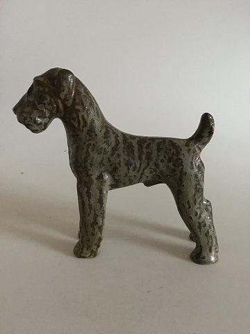 Royal Copenhagen Hund Gudrun Lauesen Airedale Terrier. Måler 20,5 cm i højde og 22 cm bred. I perfekt stand - Danam Antik