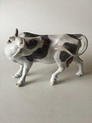 Royal Copenhagen Figur Slikkende ko No 446 - Danam Antik
