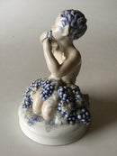Royal Copenhagen Kongelig 2171 RC Faun knælende med druer Storch 1921 16 x 11 cm Pan I hel og fin stand - Danam Antik