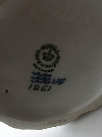 ロイヤルコペンハーゲン フィギュリン アマガーガール No 1251