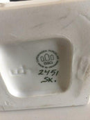 Bing & Grøndahl Figur af Postbud i rød uniform No 2451 - Danam Antik