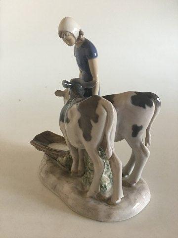 Bing & Grøndahl Figur Pige med Kalve No 2270 - Danam Antik