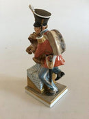 Royal Copenhagen Overglasur Figur Soldat med hund No 1156 - Danam Antik