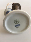 Royal Copenhagen Årsfigurine 2001 "Pige ved Foderbræt" No 757 - Danam Antik