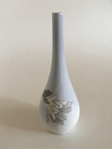 Royal Copenhagen Art Nouveau Vase med blomster No 31/61 - Danam Antik