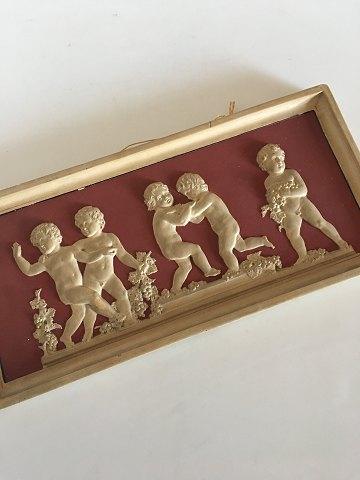 P. Ipsen Relief No 366 med Motiv af Drengebørn med Druer - Danam Antik