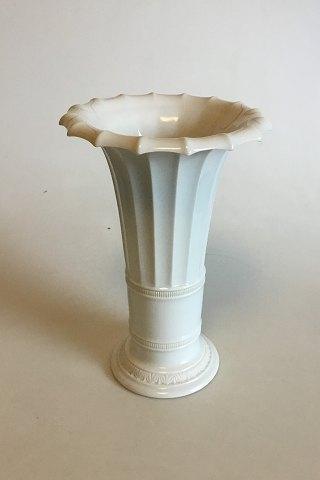 Royal Copenhagen Blanc de Chine Hetsch-stil Vase PMN - Danam Antik