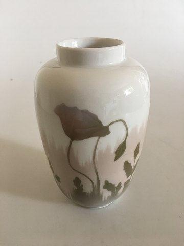 Royal Copenhagen Art Nouveau Vase med Lyserøde Blomster No 135/18 - Danam Antik