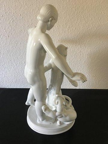 Stor Bing & Grøndahl Blanc de Chine Figur af Dame og Pumaer af Henning Seidelin - Danam Antik