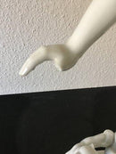 Stor Bing & Grøndahl Blanc de Chine Figur af Dame og Pumaer af Henning Seidelin - Danam Antik