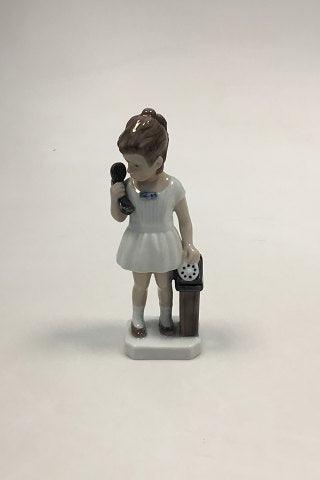 Lyngby Porcelæn Figur af pige med telefon, Gitte No 73 - Danam Antik