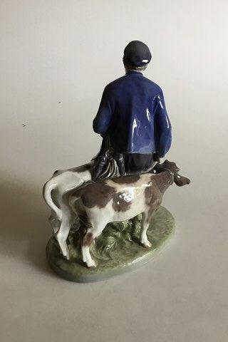 Royal Copenhagen Figur Dreng med Kalve No 1858 - Danam Antik