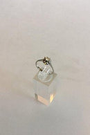 Ring i 18 K Hvidguld med Brillant 0.2 carat omkranset af 8 små sten - Danam Antik