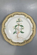 Royal Copenhagen Flora Danica Serveringsfad No 3527 - Danam Antik