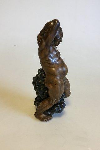 Bing & Grøndahl Figur af Kai Nielsen "Mand med Druer" No 4025 - Danam Antik