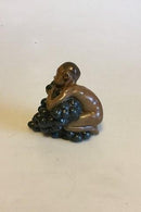 Bing & Grøndahl Figur af Kai Nielsen "Lille Bacchus med druer" No 4021 fra Druehøstserien - Danam Antik