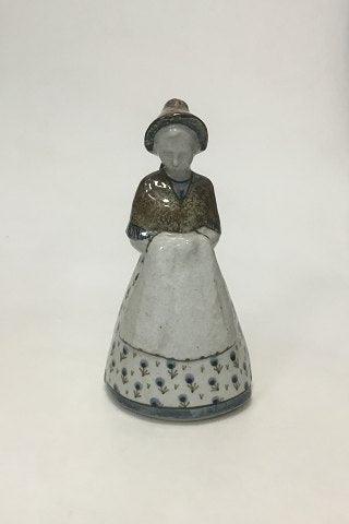 Bing og Grøndahl Figur af Gudrun Meedom Bæch Pige i national dragt no 205/2 - Danam Antik