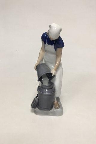 Bing og Grøndahl Figur af Pige med mælkespand No 2181 - Danam Antik
