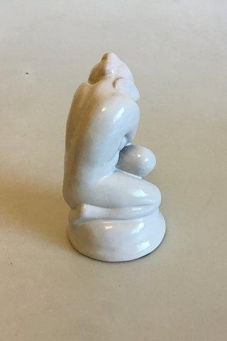 L. Hjorth Hvidglaseret keramik Figur af siddende kvinde No 810 - Danam Antik