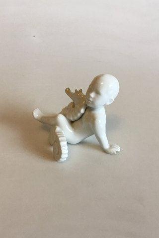 Bing & Grøndahl Blanc de Chine Figur af Havbarn med søhest No 2395 - Danam Antik