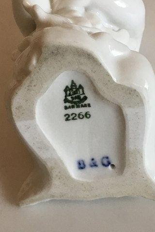 Bing & Grøndahl Blanc de Chine Figur af Havbarn med tang No 2266 - Danam Antik