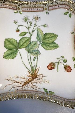 Royal Copenhagen Flora Danica Bakke No 20/3564 - Danam Antik