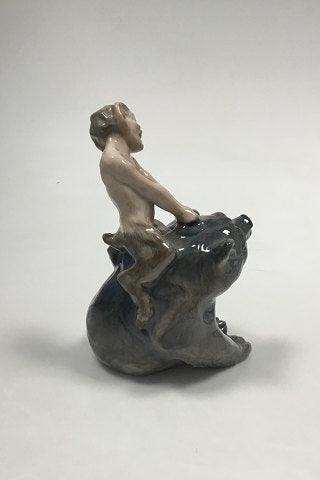 Royal Copenhagen Figur af faun der trækker en bjørn i øret No 1804 - Danam Antik