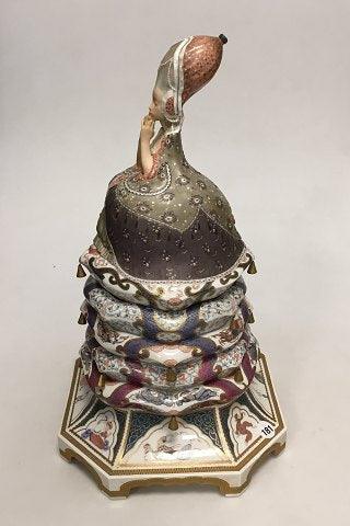 Royal Copenhagen Kgl Gerhard Henning Figur Prinsessen på Ærten No 1238 - Danam Antik