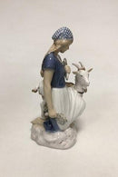 Bing & Grøndahl Figur af Pige med gedebuk No 2180 - Danam Antik