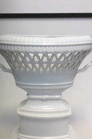Royal Copenhagen Flora Danica Perlstel Hvid Opsats / Vase i Blanc de Chine No 12358 - Danam Antik