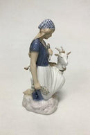 Bing & Grøndahl Figur af Pige med en gedebuk No 2180 - Danam Antik