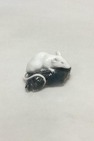 Royal Copenhagen Figur af Hvid mus på rødspættehoved - Danam Antik