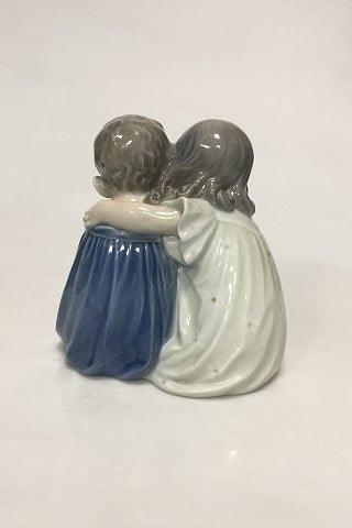 Royal Copenhagen Figur af børn med gravhund No 707/070, fra 1992-1999 - Danam Antik