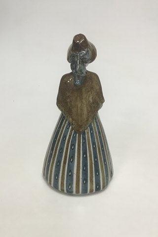 Bing og Grøndahl Figur af Gudrun Meedom Bæch Pige i national dragt no 7205/10 - Danam Antik