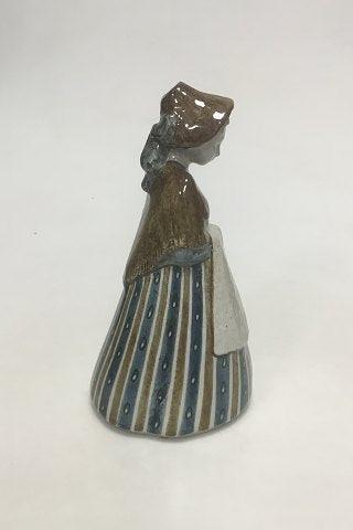 Bing og Grøndahl Figur af Gudrun Meedom Bæch Pige i national dragt no 7205/10 - Danam Antik