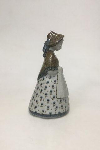 Bing og Grøndahl Figur af Gudrun Meedom Bæch Pige i national dragt no 205/2 - Danam Antik