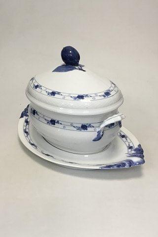 ロイヤルコペンハーゲン ローズバッド テリーヌ（ソーサー付） No 8134