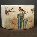 Kinesisk lågkrukke i porcelæn med cloisonne og sølv dekoreret med fugle. - Danam Antik