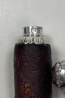 Fransk Antik Art Nouveau flacon i bordeaux glas med blomsterdekorationer 19. årh. - Danam Antik