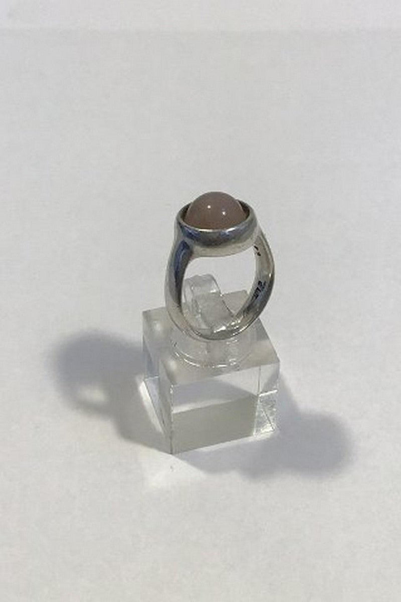 Georg Jensen Sterling Sølv Sphere Ring No 473 med Lyserød sten. Designet af Regitze Overgaard. - Danam Antik
