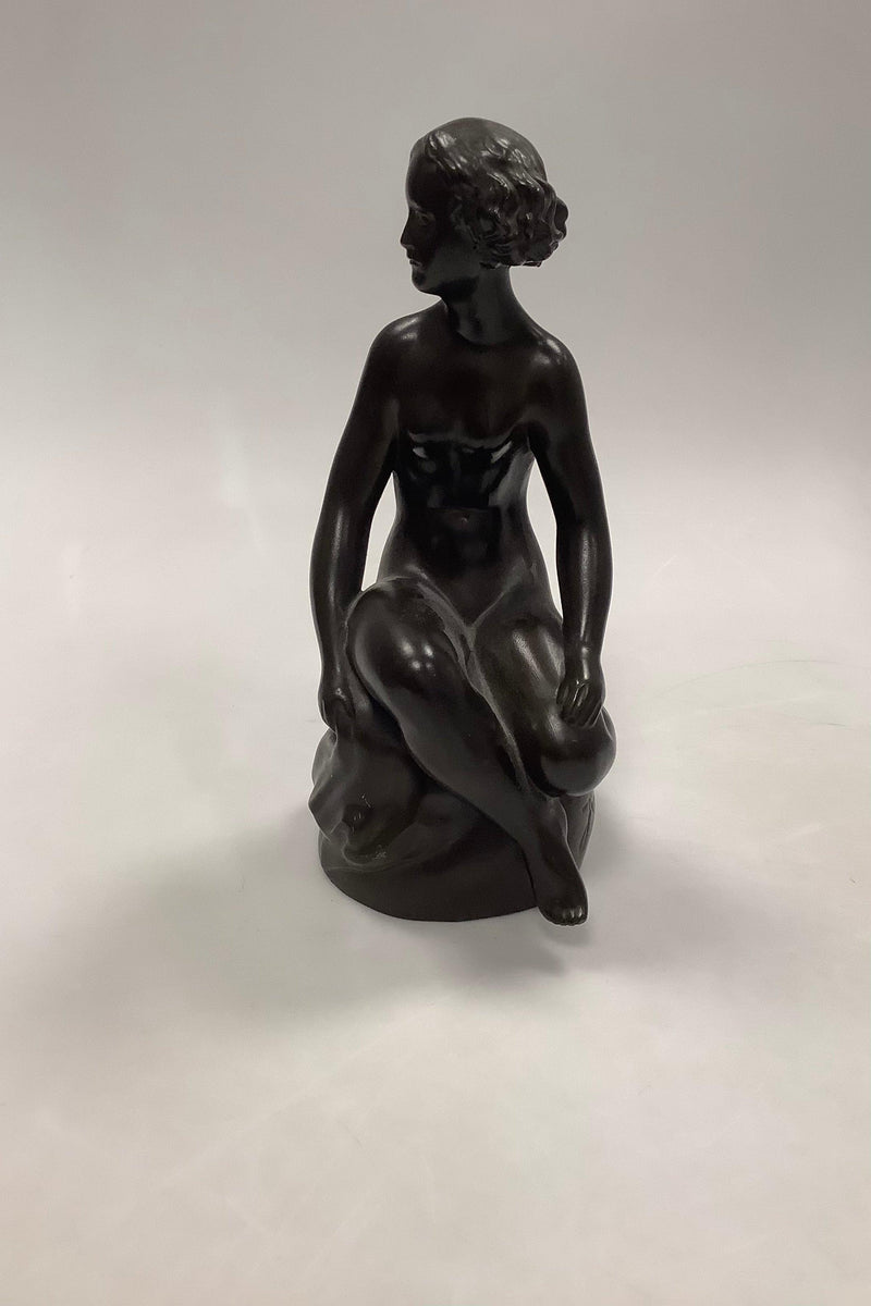 Just Andersen Figur af Siddende Pige I diskometal No. 1871 - Danam Antik