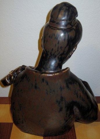 Kgl. Porcelæn Johannes Hedegaard Stentøjs Figur "Mandolinpige" No 21018 - Danam Antik