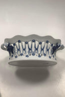 Royal Copenhagen Blå Blomst Svejfet Frugtkurv med fad No 1579 / 1580 - Danam Antik