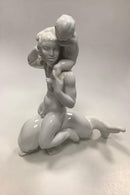 Bing og Grøndahl Figur Blanc de Chine Kai Nielsen Mand med Barn No 56 / 4056 - Danam Antik