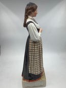 Royal Copenhagen Overglasur Figur af Islandsk Pige No. 12164 - Danam Antik