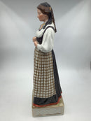 Royal Copenhagen Overglasur Figur af Islandsk Pige No. 12164 - Danam Antik