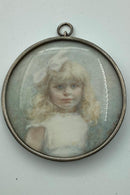 Akvarel miniature portræt af blonde pige med sløjfe i håret fra ca. 1900 - Danam Antik