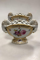 Par Royal Copenhagen Fuld Saksisk Blomst bouquetièrer / Vase med løvehoveder No 1571 - Danam Antik