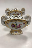 Par Royal Copenhagen Fuld Saksisk Blomst bouquetièrer / Vase med løvehoveder No 1571 - Danam Antik