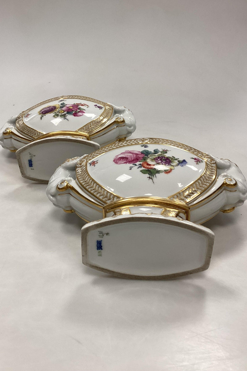 Par Royal Copenhagen Fuld Saksisk Blomst bouquetièrer / Vase med løvehoveder No 1571 - Danam Antik